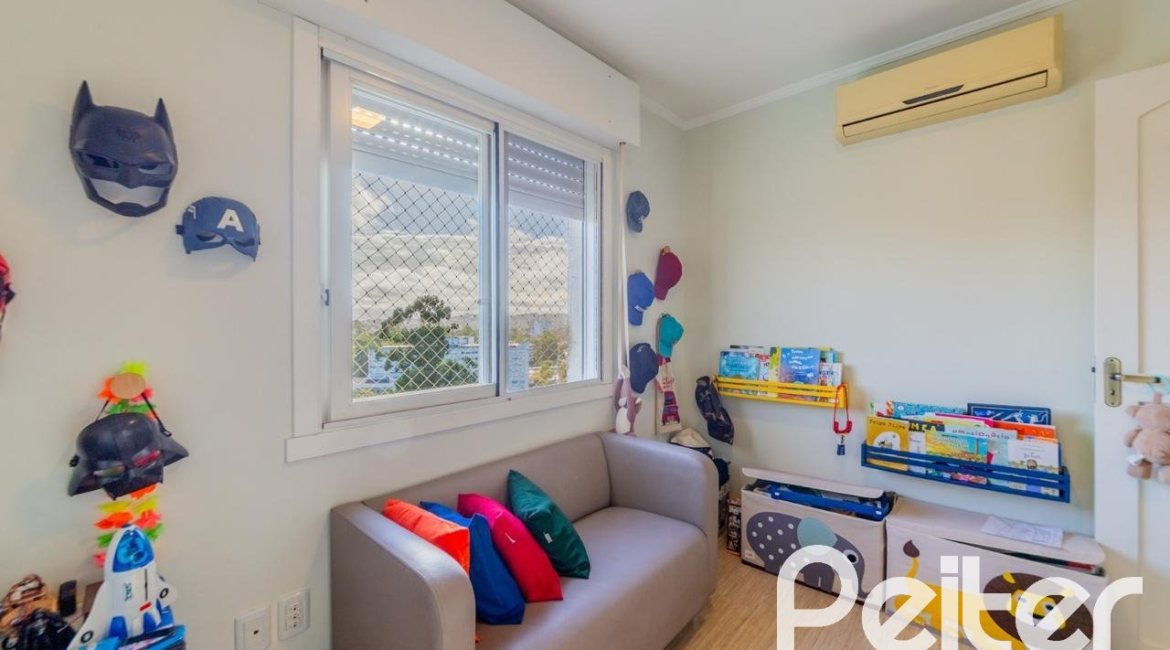 Apartamento à venda com 87m², 3 dormitórios, 1 suíte, 1 vaga, no bairro Jardim Botânico em Porto Alegre
