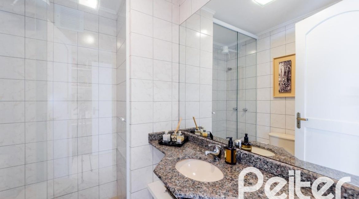 Apartamento à venda com 87m², 3 dormitórios, 1 suíte, 1 vaga, no bairro Jardim Botânico em Porto Alegre