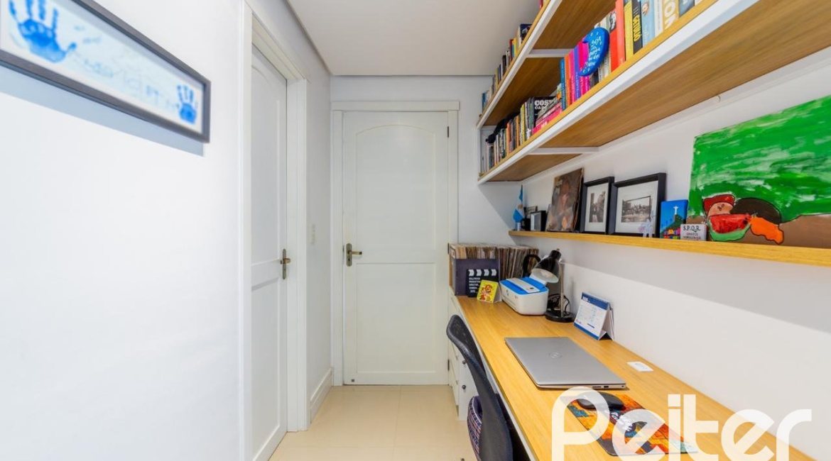 Apartamento à venda com 87m², 3 dormitórios, 1 suíte, 1 vaga, no bairro Jardim Botânico em Porto Alegre