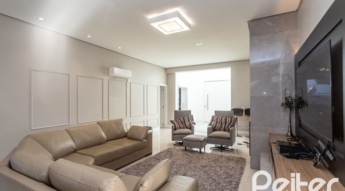 Casa em Condomínio à venda com 230m², 3 dormitórios, 3 suítes, 4 vagas, no bairro Alphaville em PORTO ALEGRE