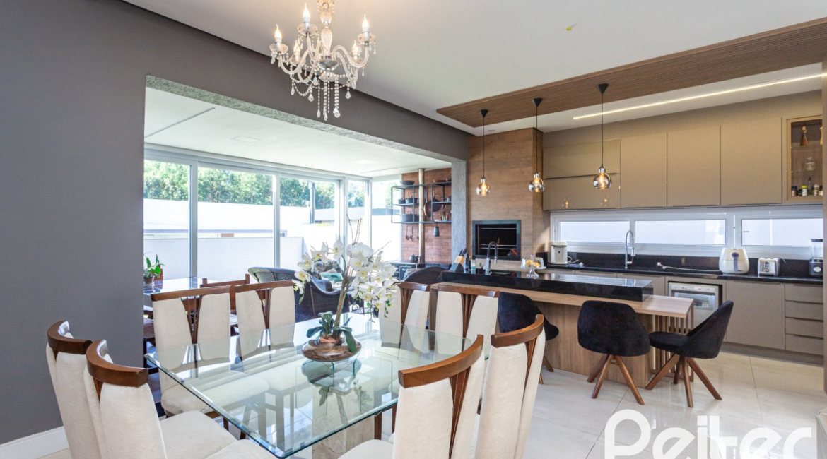 Casa em Condomínio à venda com 230m², 3 dormitórios, 3 suítes, 4 vagas, no bairro Alphaville em PORTO ALEGRE