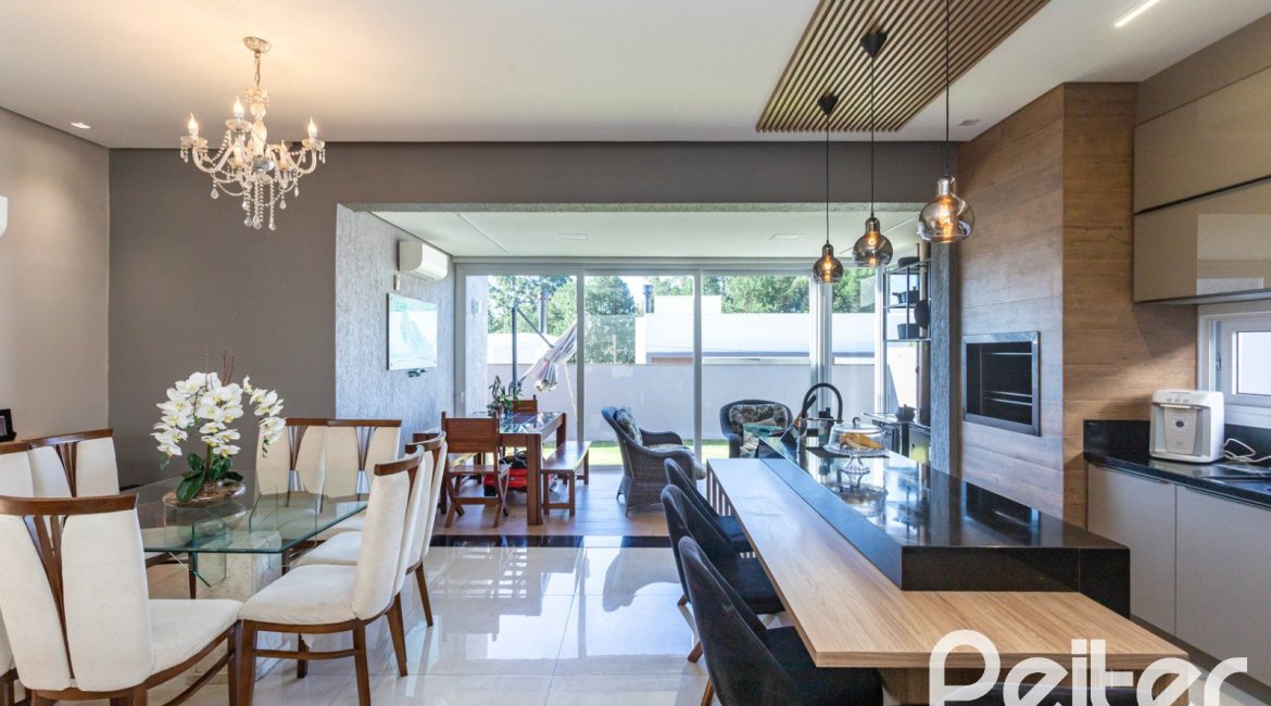 Casa em Condomínio à venda com 230m², 3 dormitórios, 3 suítes, 4 vagas, no bairro Alphaville em PORTO ALEGRE