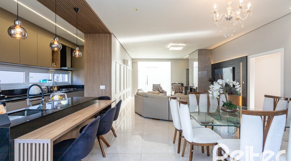 Casa em Condomínio à venda com 230m², 3 dormitórios, 3 suítes, 4 vagas, no bairro Alphaville em PORTO ALEGRE