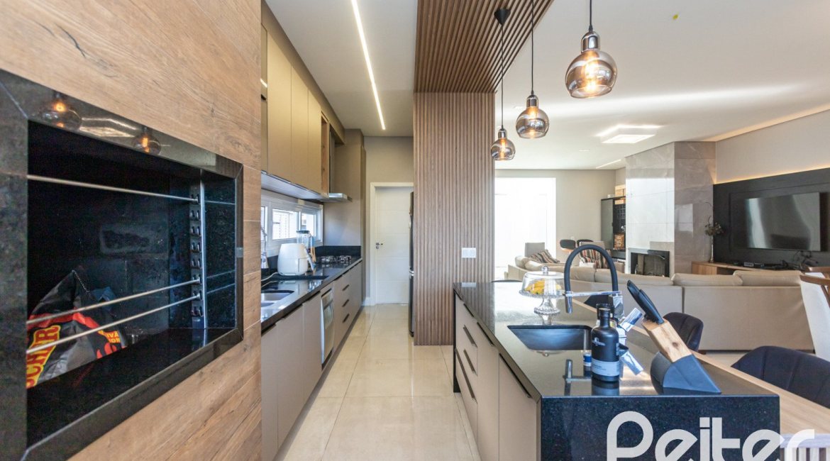 Casa em Condomínio à venda com 230m², 3 dormitórios, 3 suítes, 4 vagas, no bairro Alphaville em PORTO ALEGRE