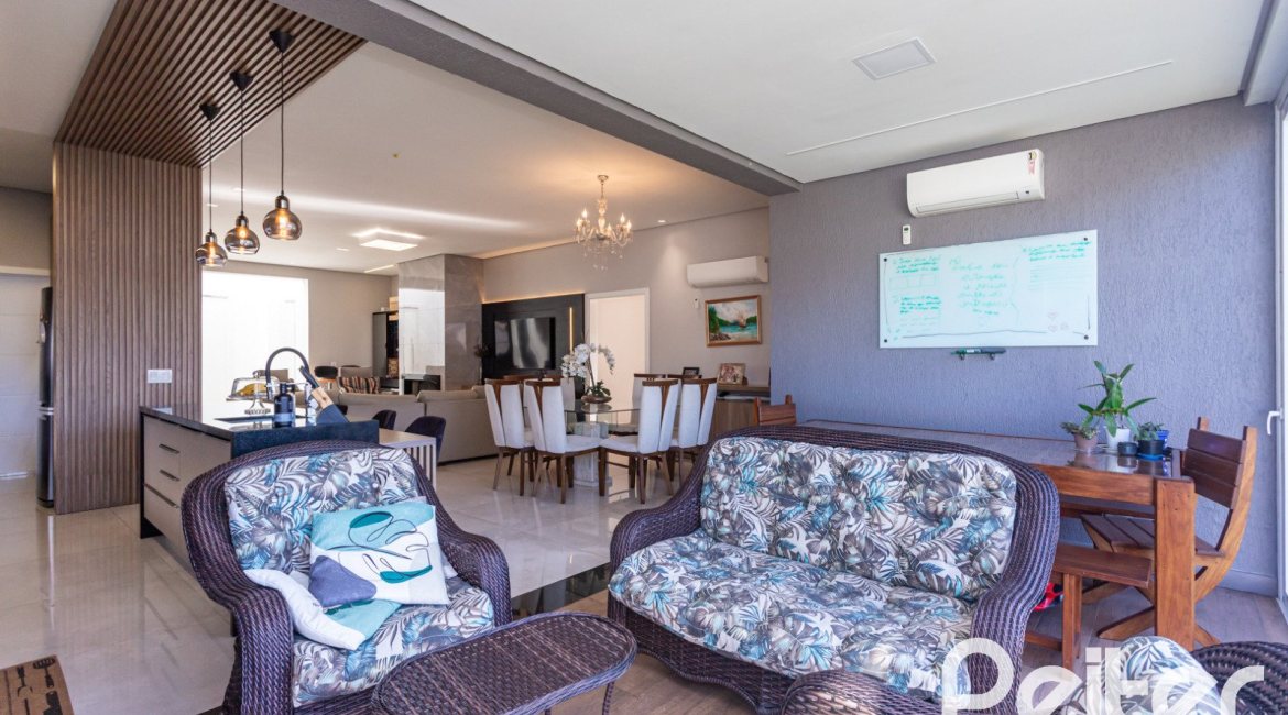 Casa em Condomínio à venda com 230m², 3 dormitórios, 3 suítes, 4 vagas, no bairro Alphaville em PORTO ALEGRE
