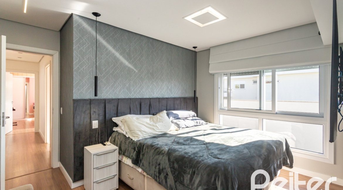 Casa em Condomínio à venda com 230m², 3 dormitórios, 3 suítes, 4 vagas, no bairro Alphaville em PORTO ALEGRE