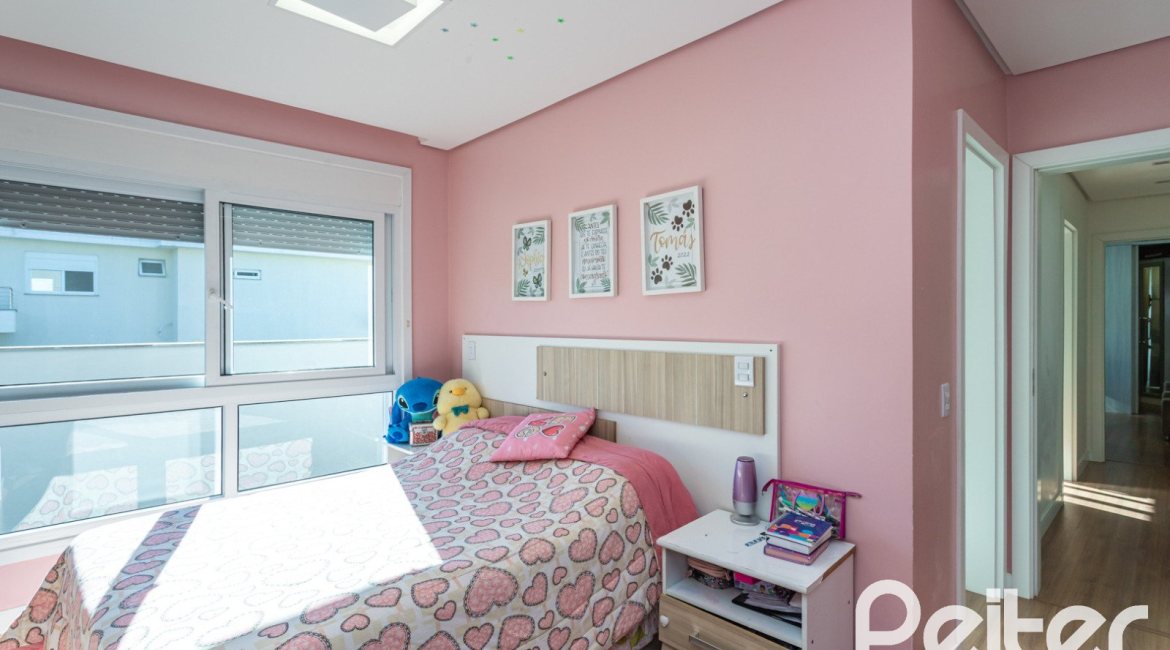 Casa em Condomínio à venda com 230m², 3 dormitórios, 3 suítes, 4 vagas, no bairro Alphaville em PORTO ALEGRE
