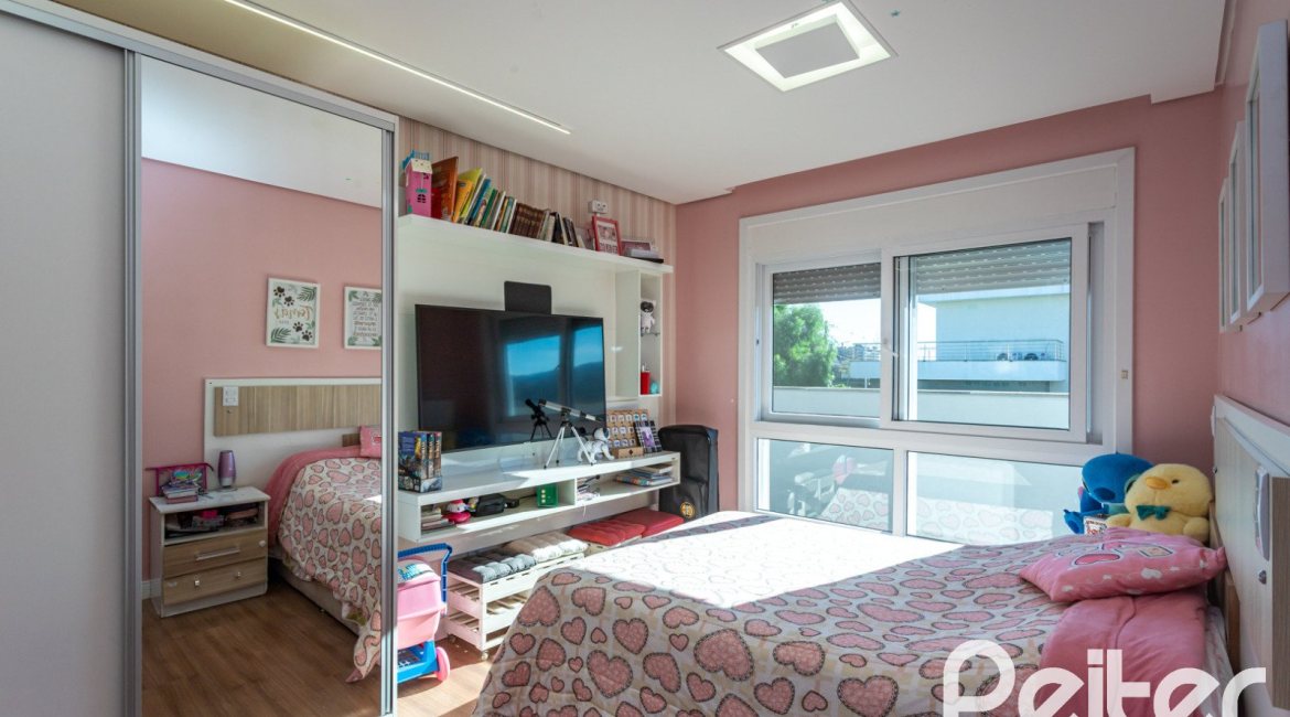 Casa em Condomínio à venda com 230m², 3 dormitórios, 3 suítes, 4 vagas, no bairro Alphaville em PORTO ALEGRE