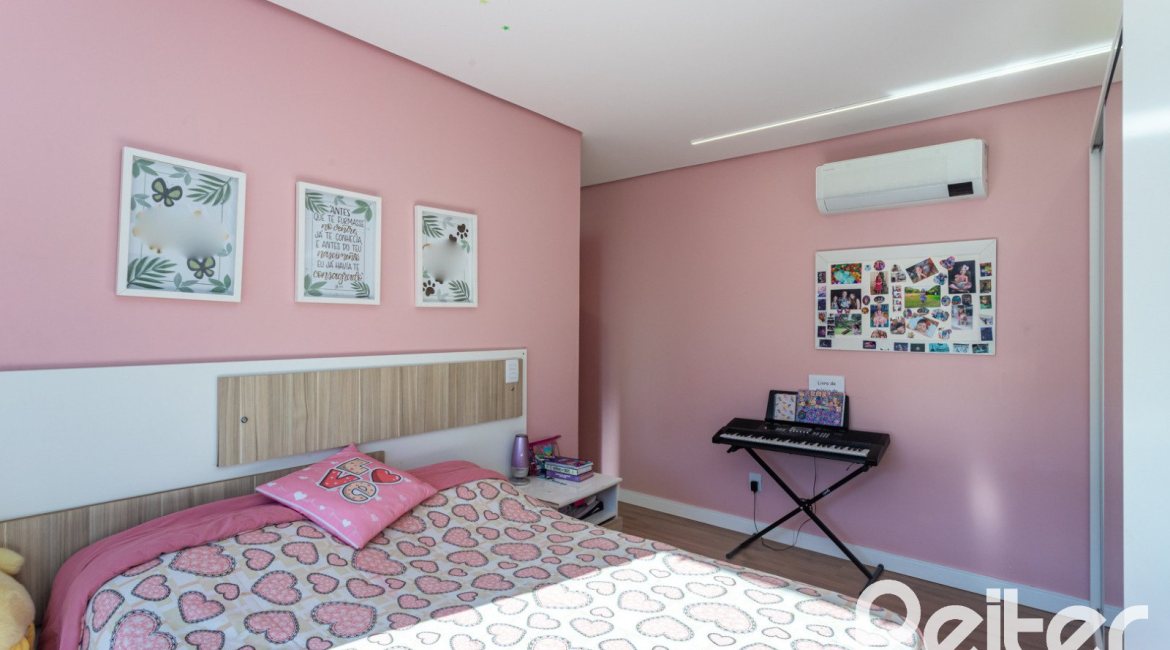 Casa em Condomínio à venda com 230m², 3 dormitórios, 3 suítes, 4 vagas, no bairro Alphaville em PORTO ALEGRE
