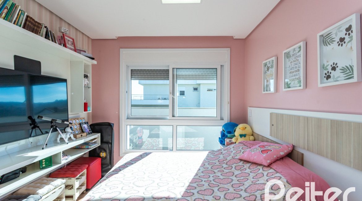 Casa em Condomínio à venda com 230m², 3 dormitórios, 3 suítes, 4 vagas, no bairro Alphaville em PORTO ALEGRE