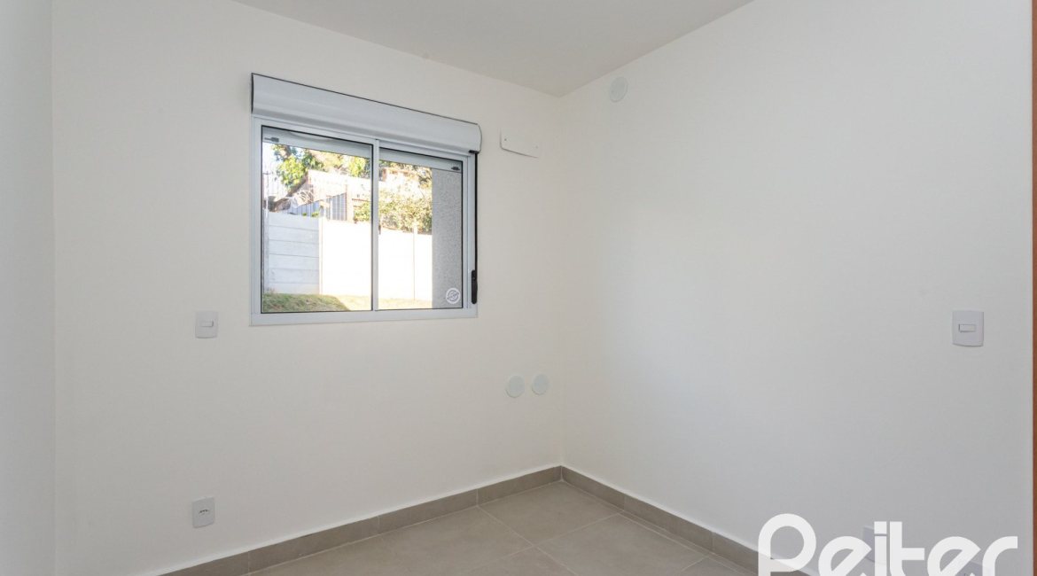 Apartamento à venda com 54m², 2 dormitórios, 1 suíte, 1 vaga, no bairro Camaquã em Porto Alegre