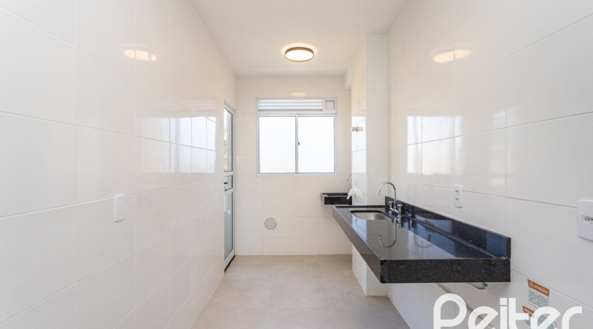 Apartamento à venda com 54m², 2 dormitórios, 1 suíte, 1 vaga, no bairro Camaquã em Porto Alegre