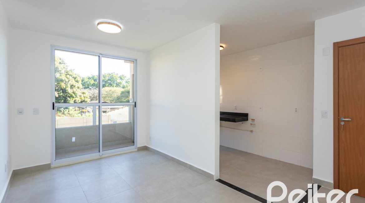 Apartamento à venda com 54m², 2 dormitórios, 1 suíte, 1 vaga, no bairro Camaquã em Porto Alegre