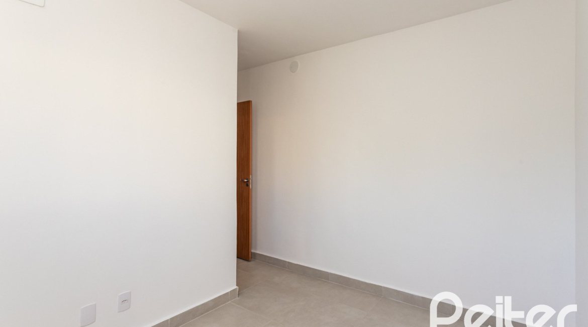 Apartamento à venda com 54m², 2 dormitórios, 1 suíte, 1 vaga, no bairro Camaquã em Porto Alegre