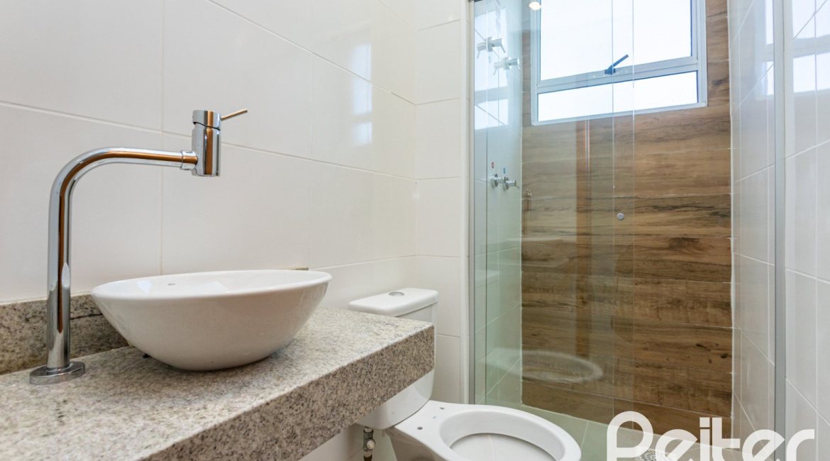 Apartamento à venda com 54m², 2 dormitórios, 1 suíte, 1 vaga, no bairro Camaquã em Porto Alegre