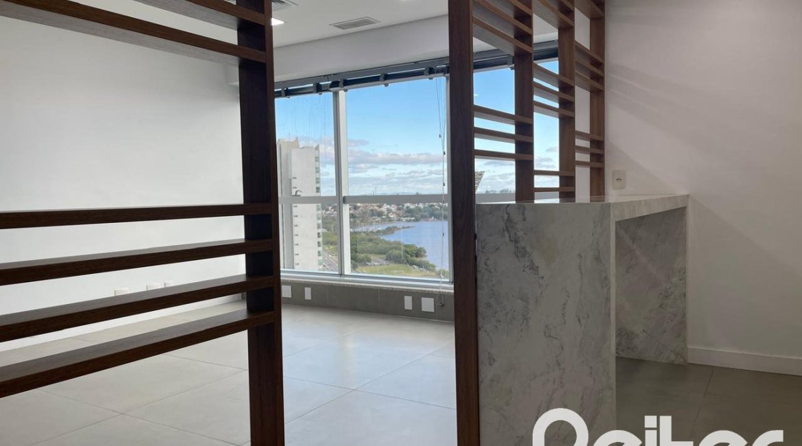Comercial à venda com 40m², 1 vaga, no bairro Cristal em Porto Alegre
