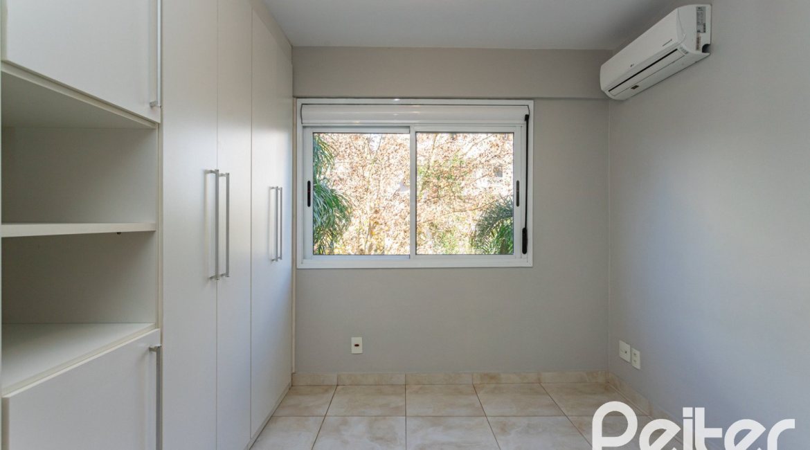 Apartamento à venda com 47m², 1 dormitório, 1 vaga, no bairro Cristal em PORTO ALEGRE