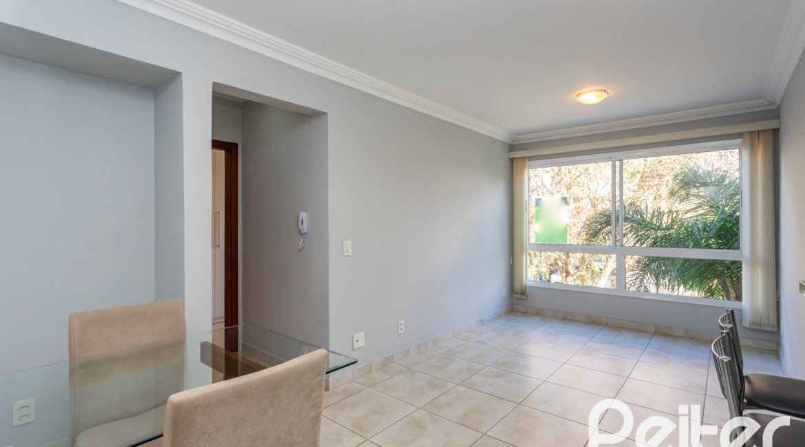 Apartamento à venda com 47m², 1 dormitório, 1 vaga, no bairro Cristal em PORTO ALEGRE