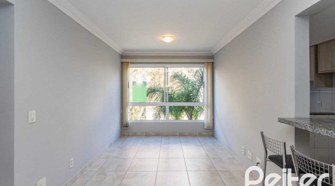 Apartamento à venda com 47m², 1 dormitório, 1 vaga, no bairro Cristal em PORTO ALEGRE
