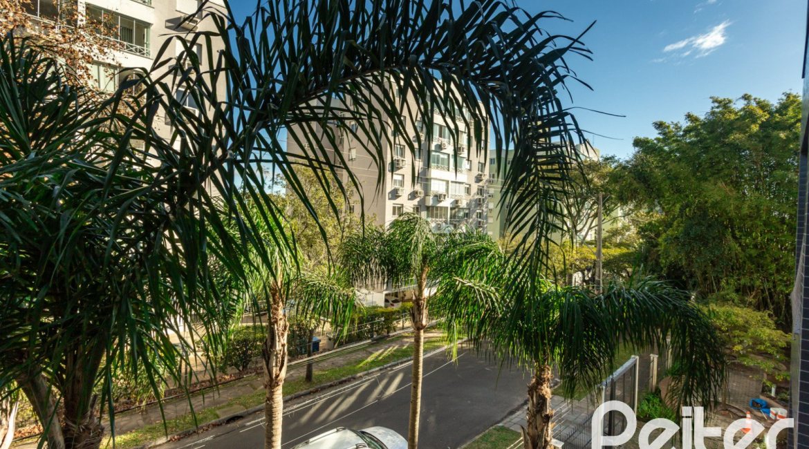 Apartamento à venda com 47m², 1 dormitório, 1 vaga, no bairro Cristal em PORTO ALEGRE