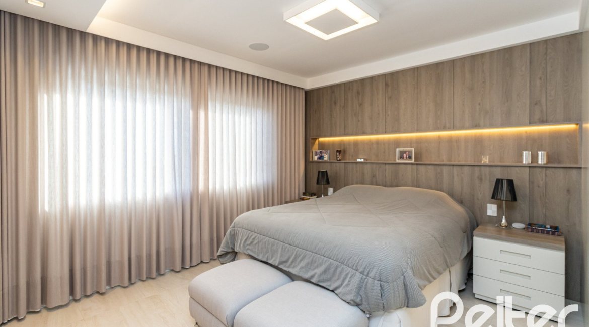 Cobertura à venda com 368m², 3 dormitórios, 3 suítes, 5 vagas, no bairro Tristeza em PORTO ALEGRE