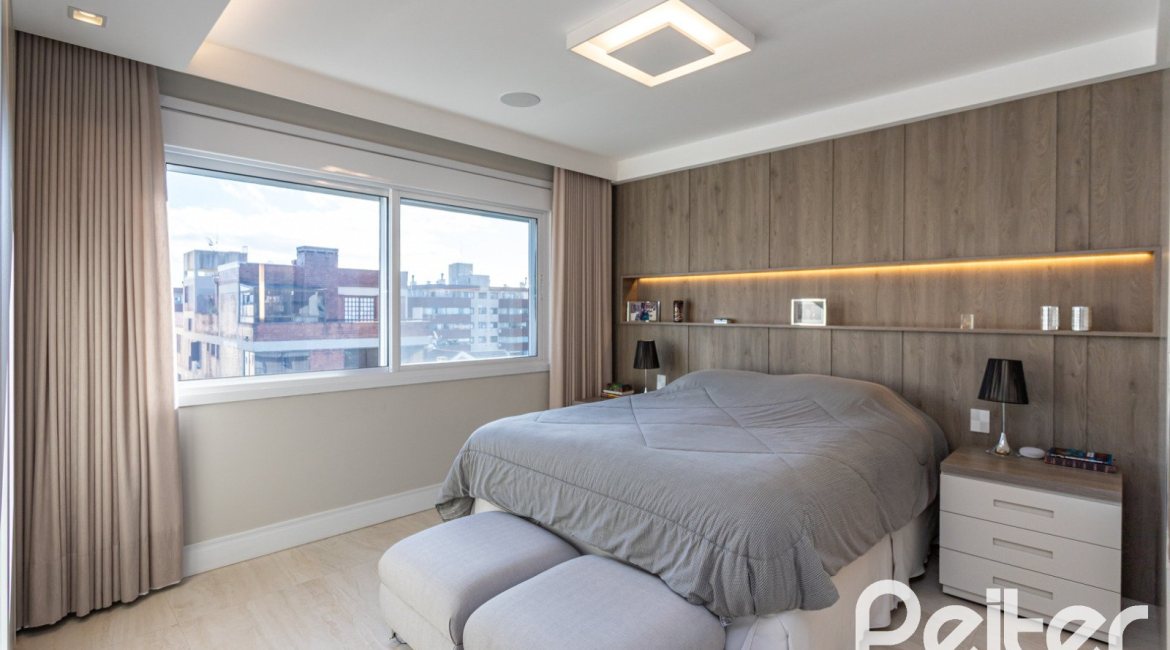 Cobertura à venda com 368m², 3 dormitórios, 3 suítes, 5 vagas, no bairro Tristeza em PORTO ALEGRE