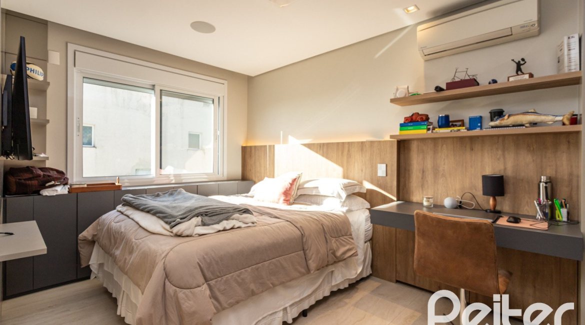 Cobertura à venda com 368m², 3 dormitórios, 3 suítes, 5 vagas, no bairro Tristeza em PORTO ALEGRE