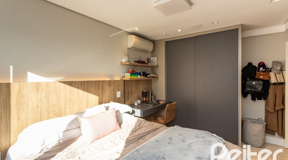 Cobertura à venda com 368m², 3 dormitórios, 3 suítes, 5 vagas, no bairro Tristeza em PORTO ALEGRE
