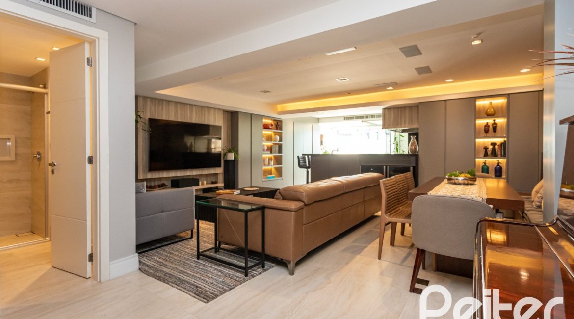 Cobertura à venda com 368m², 3 dormitórios, 3 suítes, 5 vagas, no bairro Tristeza em PORTO ALEGRE