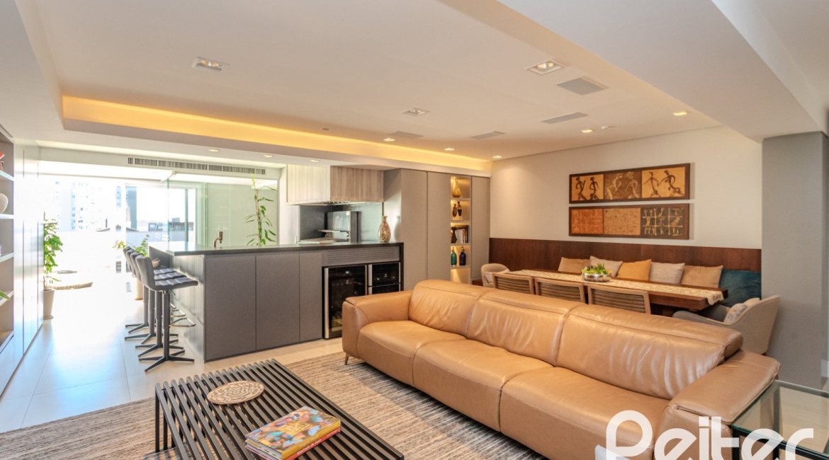Cobertura à venda com 368m², 3 dormitórios, 3 suítes, 5 vagas, no bairro Tristeza em PORTO ALEGRE