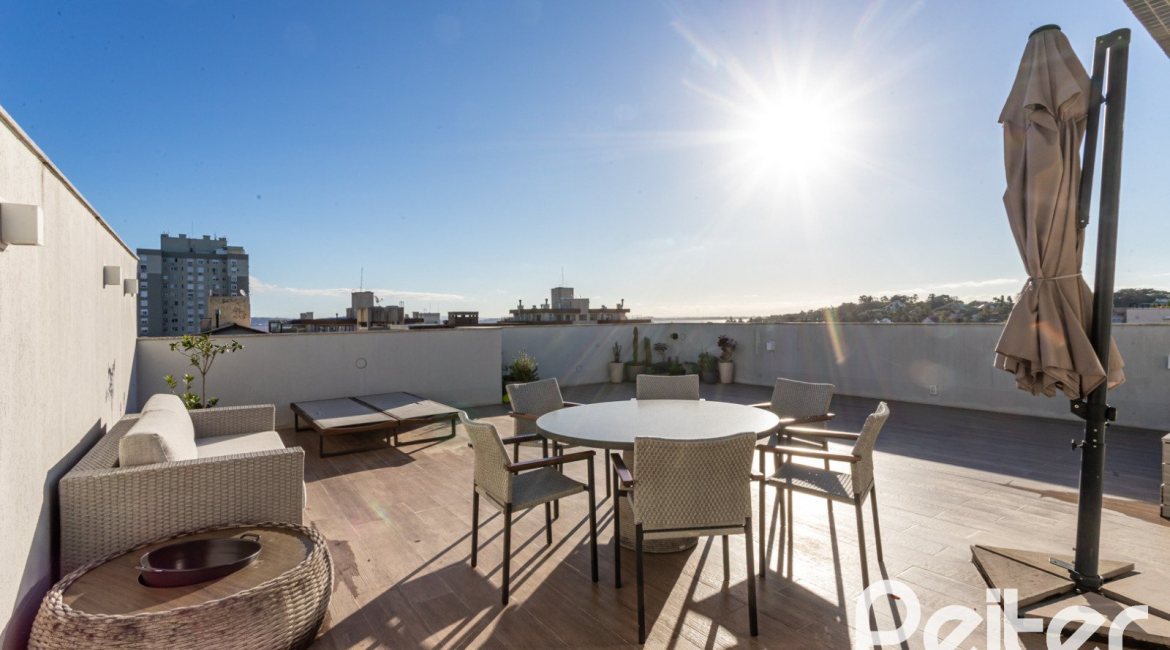 Cobertura à venda com 368m², 3 dormitórios, 3 suítes, 5 vagas, no bairro Tristeza em PORTO ALEGRE