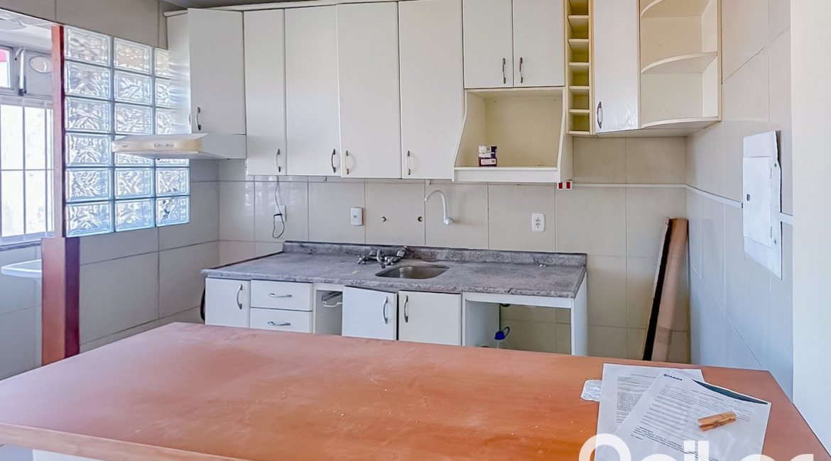 Apartamento à venda com 56m², 2 dormitórios, no bairro Cristal em Porto Alegre