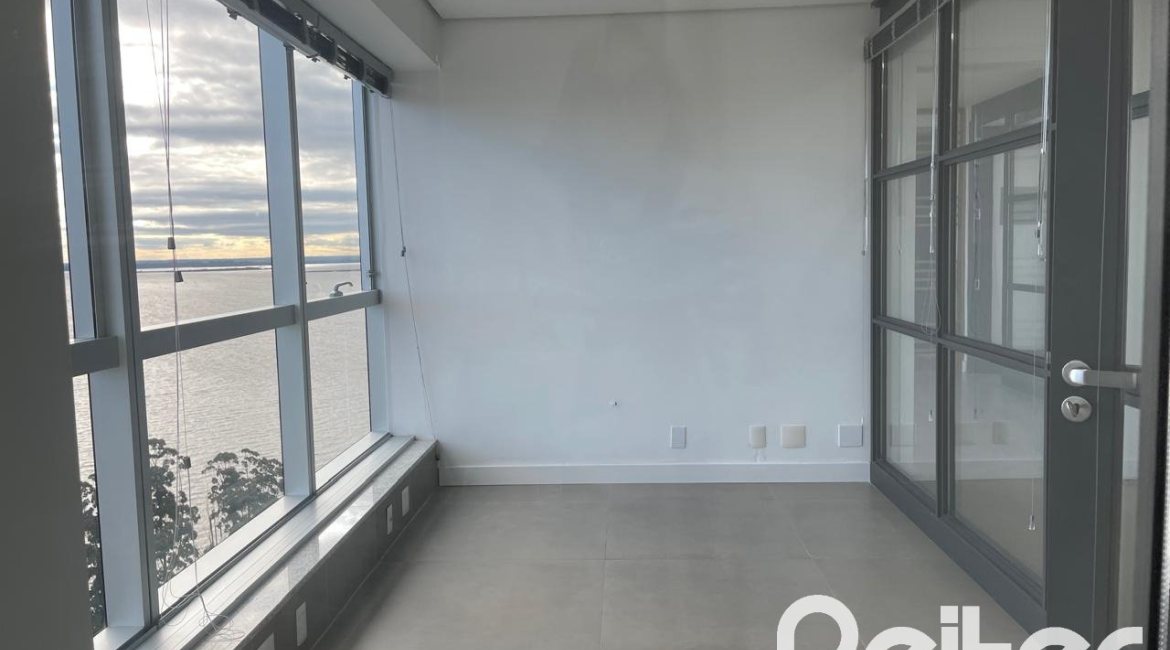 Comercial à venda com 40m², 2 vagas, no bairro Cristal em Porto Alegre