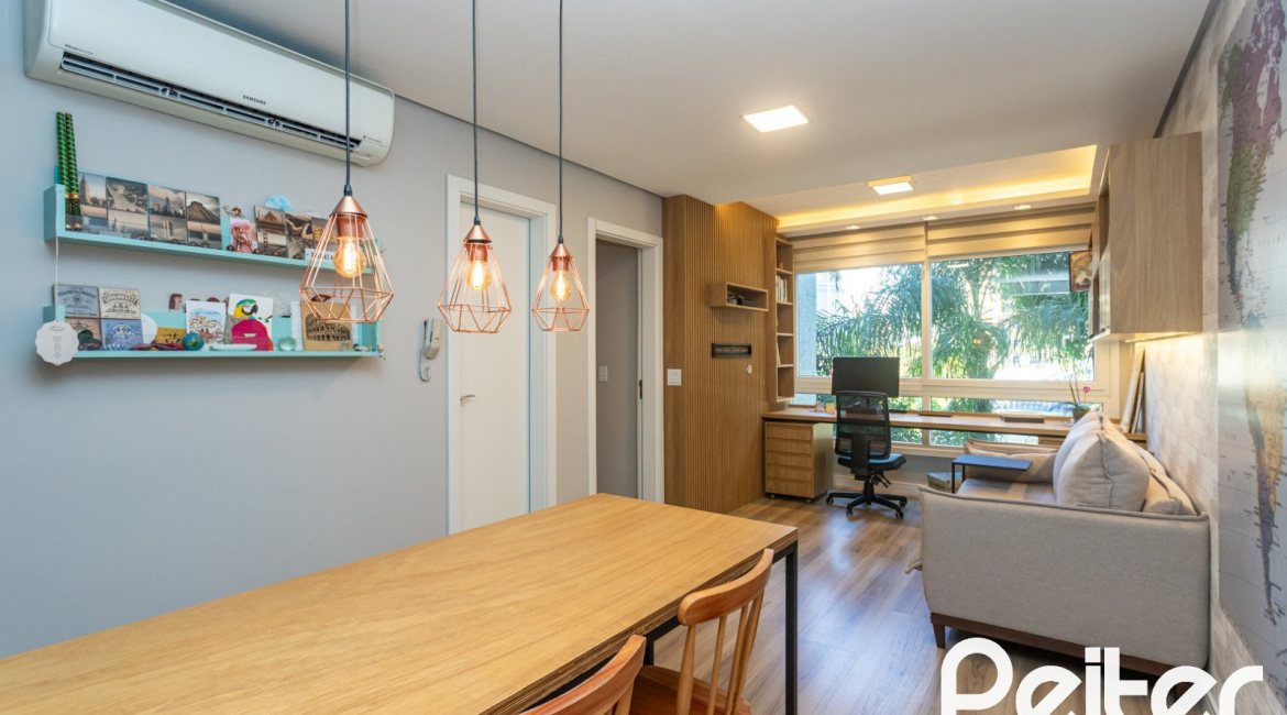 Apartamento à venda com 53m², 1 dormitório, 1 suíte, 1 vaga, no bairro Cristal em PORTO ALEGRE
