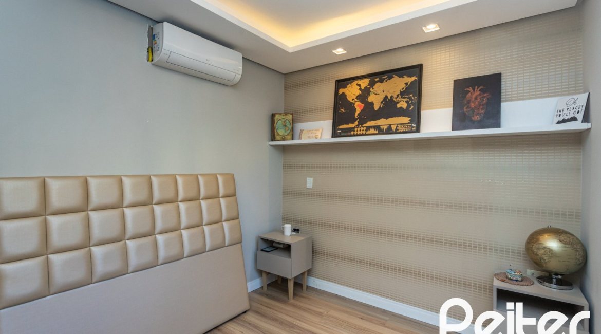 Apartamento à venda com 53m², 1 dormitório, 1 suíte, 1 vaga, no bairro Cristal em PORTO ALEGRE