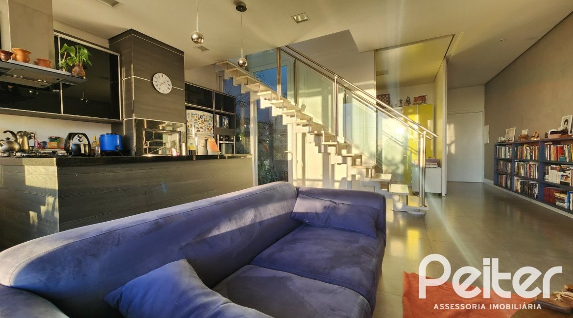 Casa em Condomínio à venda com 197m², 3 dormitórios, 1 suíte, 2 vagas, no bairro Vila Nova em PORTO ALEGRE