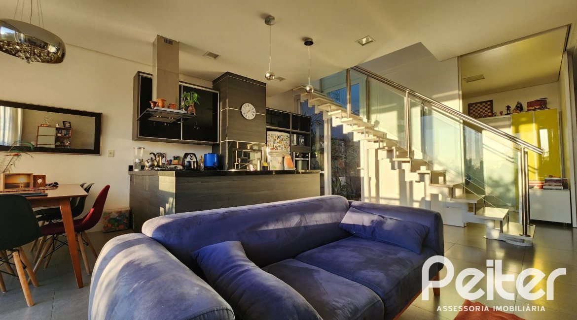 Casa em Condomínio à venda com 197m², 3 dormitórios, 1 suíte, 2 vagas, no bairro Vila Nova em PORTO ALEGRE