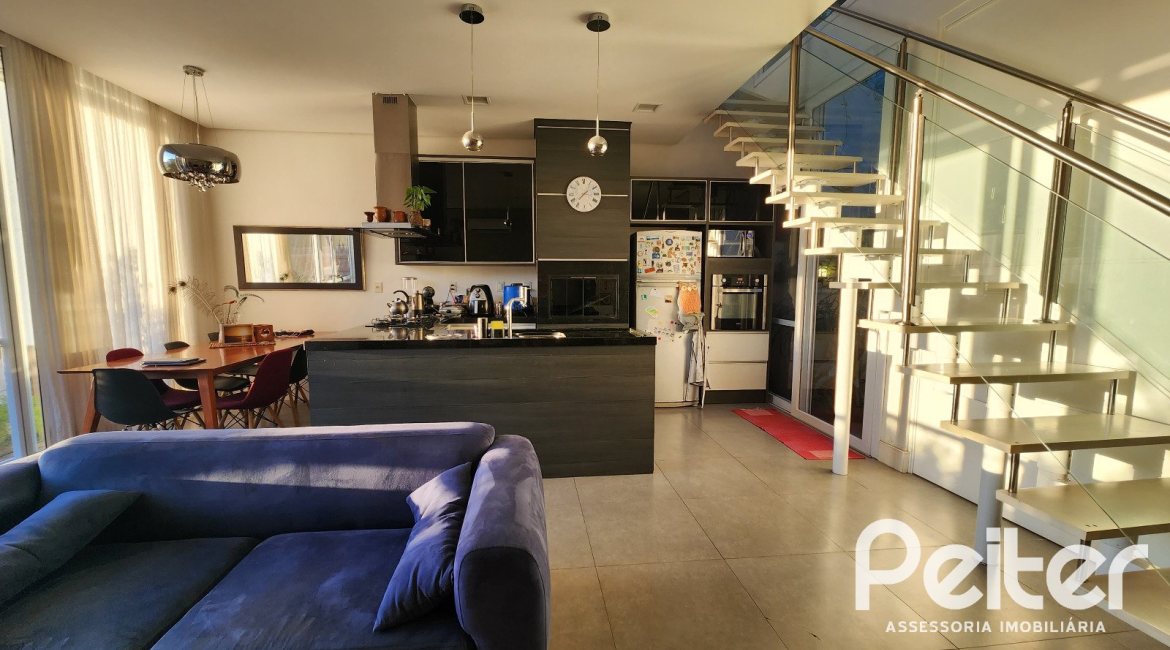 Casa em Condomínio à venda com 197m², 3 dormitórios, 1 suíte, 2 vagas, no bairro Vila Nova em PORTO ALEGRE