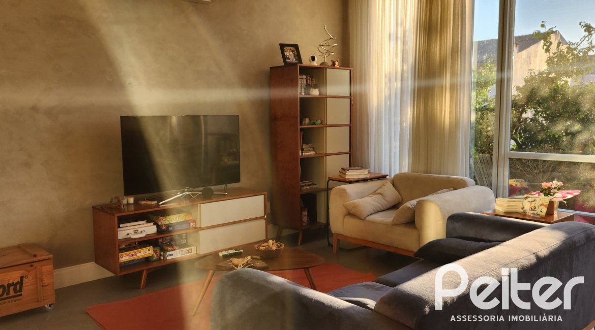 Casa em Condomínio à venda com 197m², 3 dormitórios, 1 suíte, 2 vagas, no bairro Vila Nova em PORTO ALEGRE