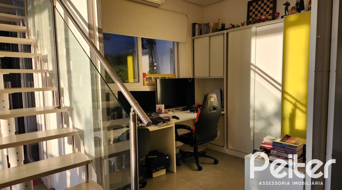 Casa em Condomínio à venda com 197m², 3 dormitórios, 1 suíte, 2 vagas, no bairro Vila Nova em PORTO ALEGRE