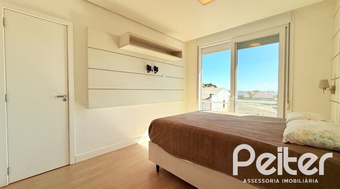 Casa em Condomínio à venda com 197m², 3 dormitórios, 1 suíte, 2 vagas, no bairro Vila Nova em PORTO ALEGRE