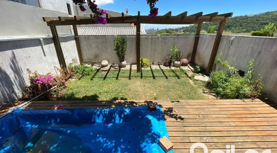 Casa em Condomínio à venda com 197m², 3 dormitórios, 1 suíte, 2 vagas, no bairro Vila Nova em PORTO ALEGRE