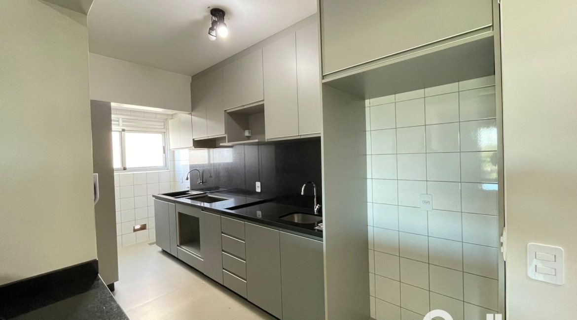 Apartamento à venda com 59m², 2 dormitórios, 1 vaga, no bairro Cavalhada em Porto Alegre