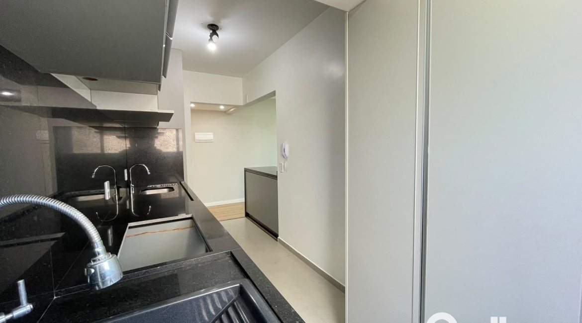 Apartamento à venda com 59m², 2 dormitórios, 1 vaga, no bairro Cavalhada em Porto Alegre