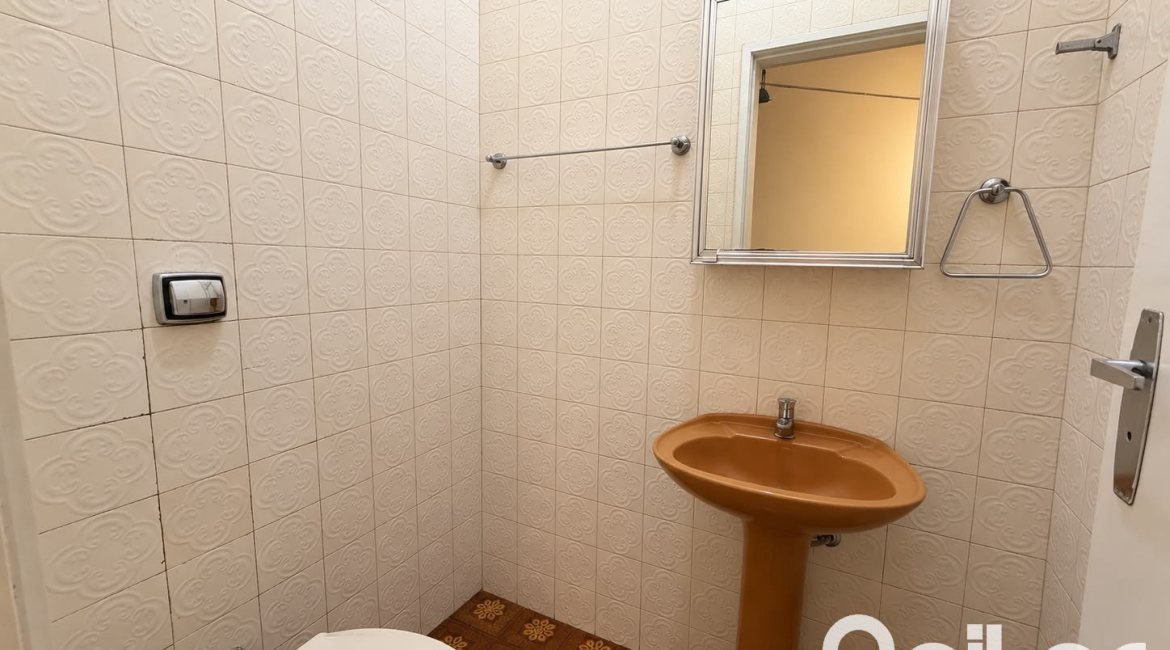 Casa à venda com 253m², 3 dormitórios, 1 suíte, 4 vagas, no bairro Jardim Isabel em Porto Alegre