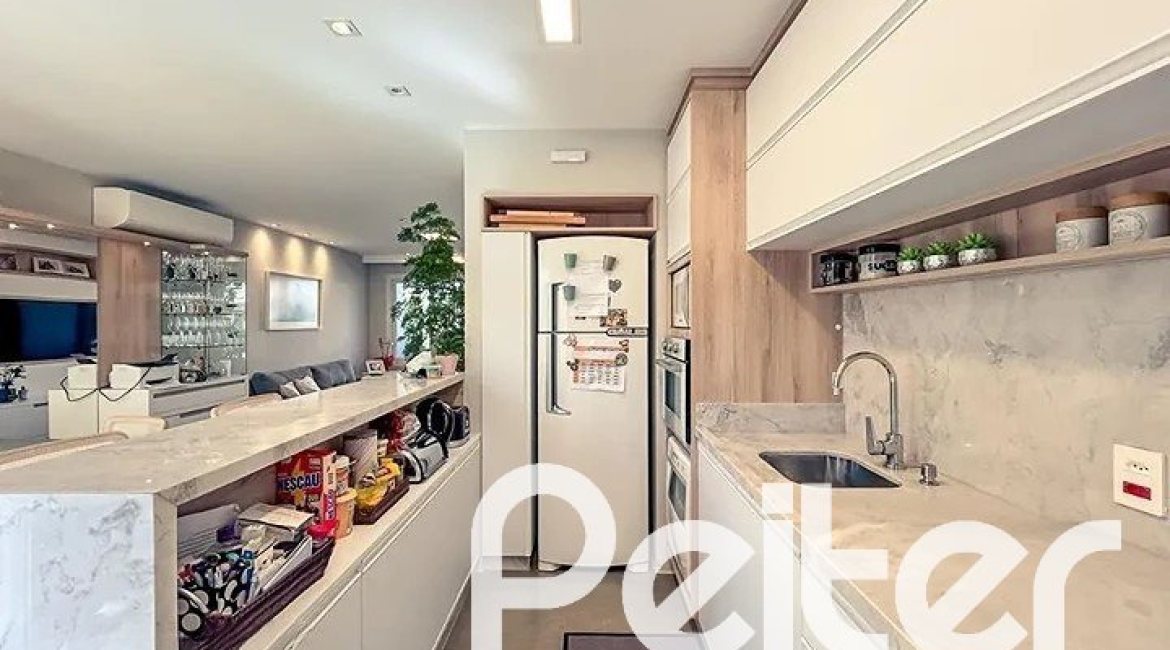 Casa em Condomínio à venda com 120m², 3 dormitórios, 1 suíte, 2 vagas, no bairro Vila Nova em PORTO ALEGRE