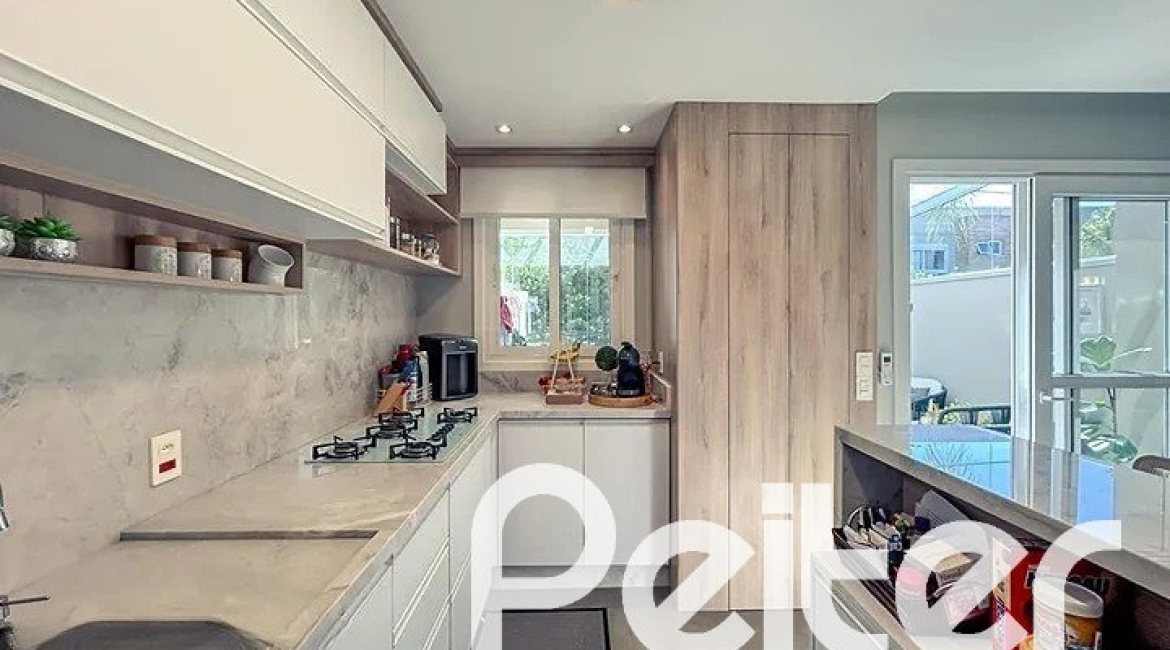 Casa em Condomínio à venda com 120m², 3 dormitórios, 1 suíte, 2 vagas, no bairro Vila Nova em PORTO ALEGRE