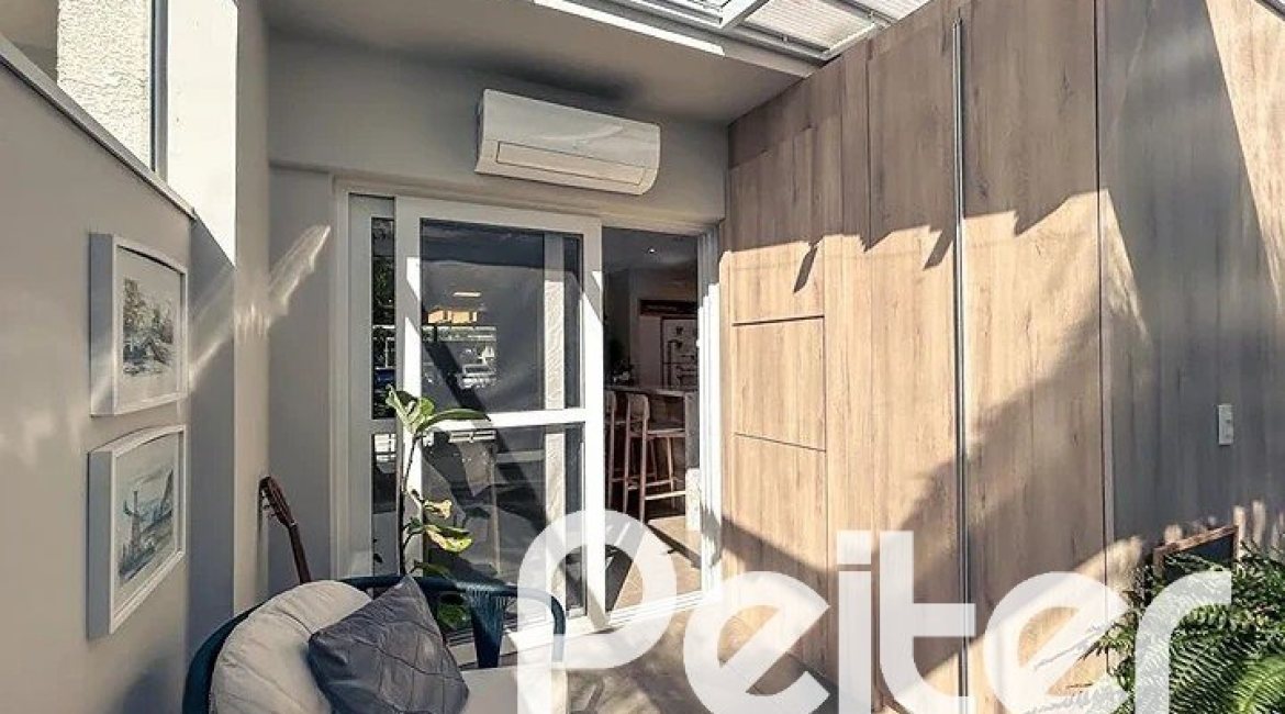 Casa em Condomínio à venda com 120m², 3 dormitórios, 1 suíte, 2 vagas, no bairro Vila Nova em PORTO ALEGRE