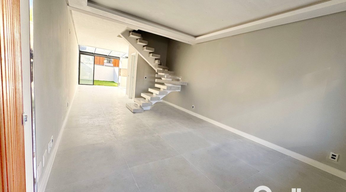 Casa em Condomínio à venda com 140m², 3 dormitórios, 3 suítes, 2 vagas, no bairro Tristeza em Porto Alegre