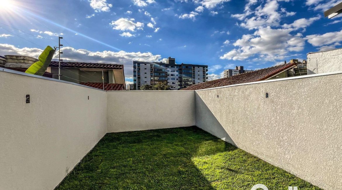 Casa em Condomínio à venda com 140m², 3 dormitórios, 3 suítes, 2 vagas, no bairro Tristeza em Porto Alegre